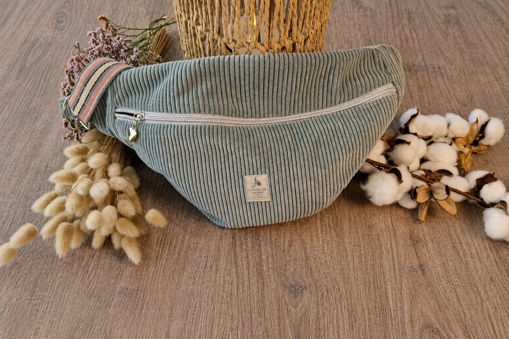 Sac banane artisanal • Velours upcyclé